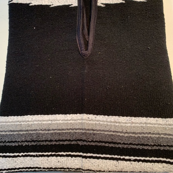 MOLINA PONCHO- Clint Eastwood Style MEASURES 78” X 48” UNFOLD - Picture 12 of 12